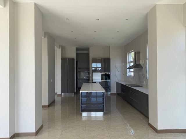 5 Bedroom House To Rent in Waterkloof Heights