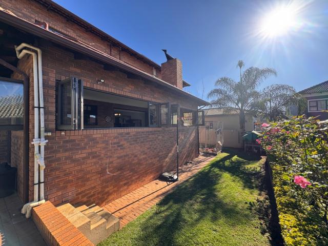 5 Bedroom House To Rent in Willowbrook