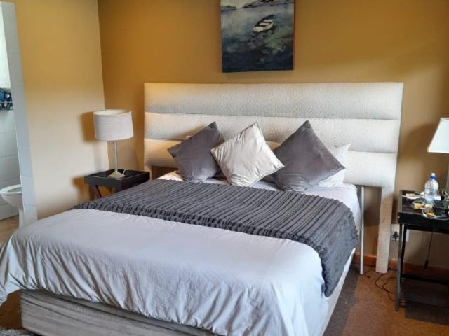 5 Bedroom House To Rent in Wittedrift AH