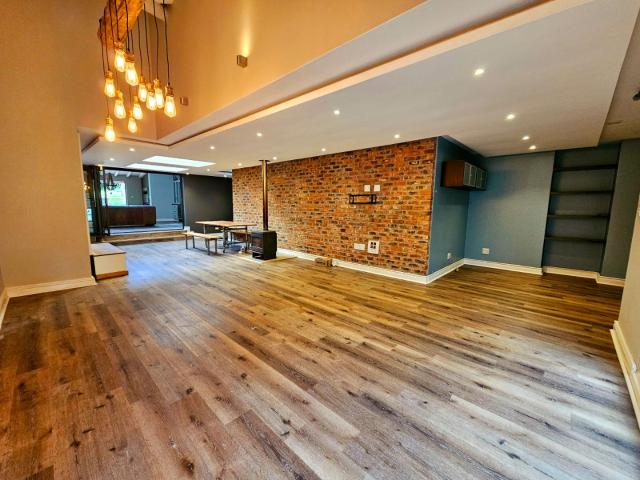 5 Bedroom House To Rent in Woodhill Golf Estate