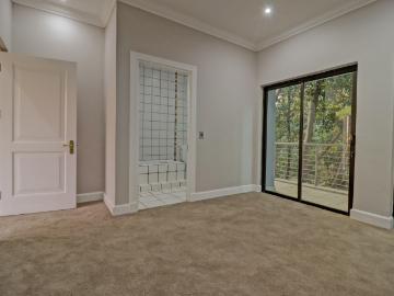 5 Bedroom House To Rent in Woodhill Golf Estate