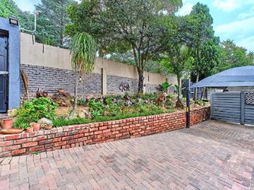 Sandton Country Club Estate, City of Ekurhuleni Metropolitan Municipality, Gauteng, South Africa