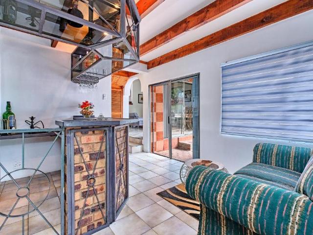 5 Bedroom House To Rent in Woodmead