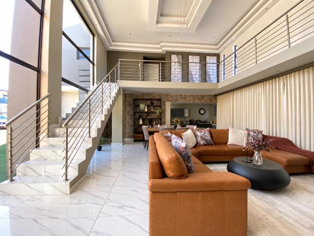 5 Bedroom House to Rent in Bendor