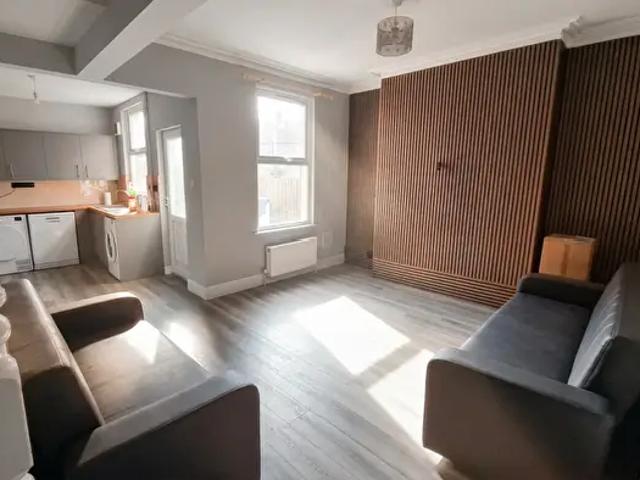 5 Bedroom House To Rent In Castle Boulevard, Lenton, East Midlands, NG7