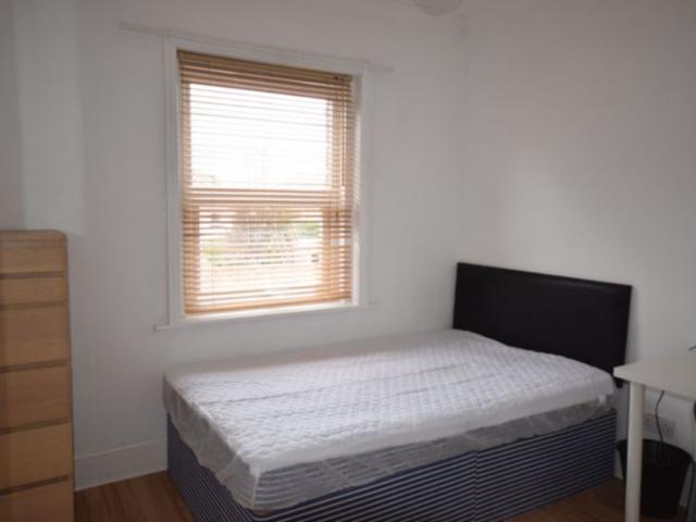 To Rent Shelbourne Road, Charminster, Bournemouth, BH8 £2,000 pcm Tenancy Info