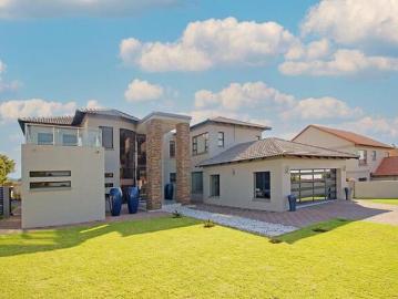 5 Bedroom House to Rent in Crescent Wood Country Estate