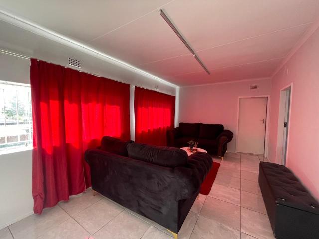 5 Bedroom House To Rent in Edenvale Central