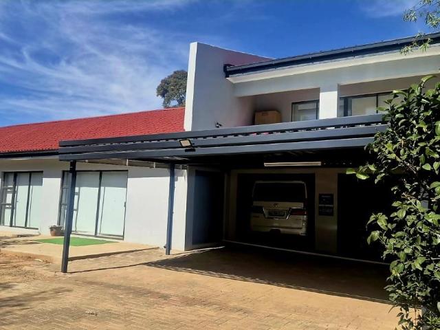 5 Bedroom house to rent in Fichardt Park, Bloemfontein