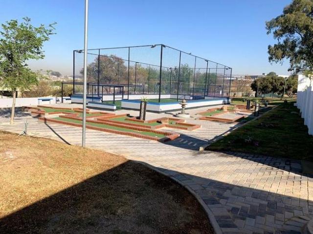 5 Bedroom House to Rent in Kyalami Ah