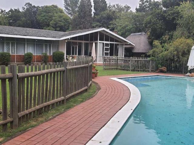 5 Bedroom House to Rent in Lakefield