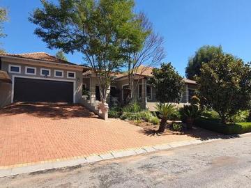 5 Bedroom House to Rent in Lakeside