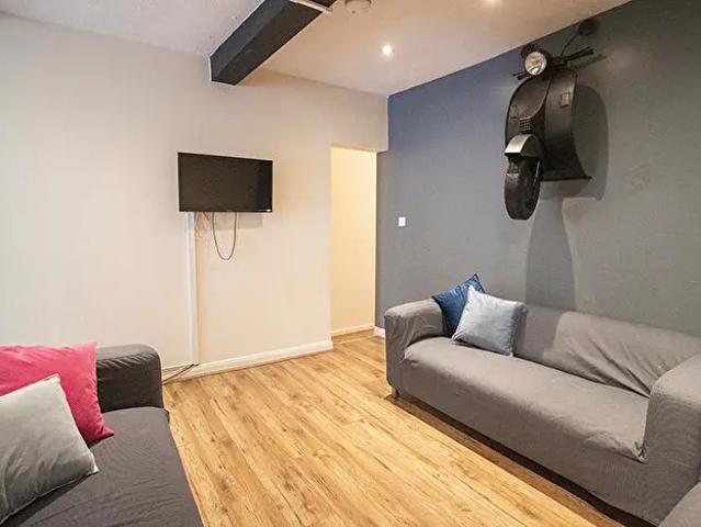 5 Bedroom House To Rent In Mansfield Road, Nottingham, NG1