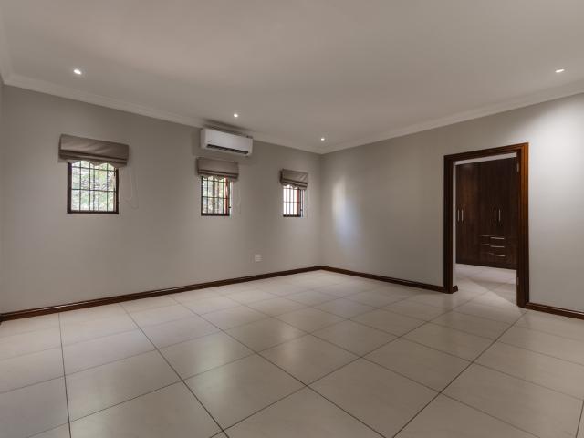 5 Bedroom House To Rent in Menlo Park