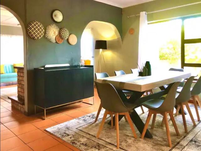 5 Bedroom House To Rent in Merryhill