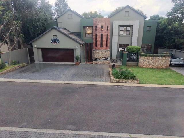 5 Bedroom House to Rent in Midstream Estate