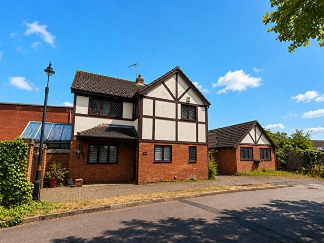 5 Bedroom House To Rent In Millers Close, Rushden, Northamptonshire, NN10