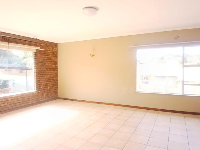 5 Bedroom House To Rent in Mulbarton