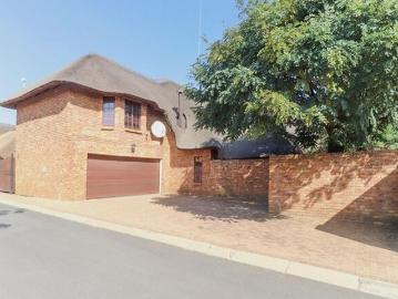 5 Bedroom House to Rent in Rynfield
