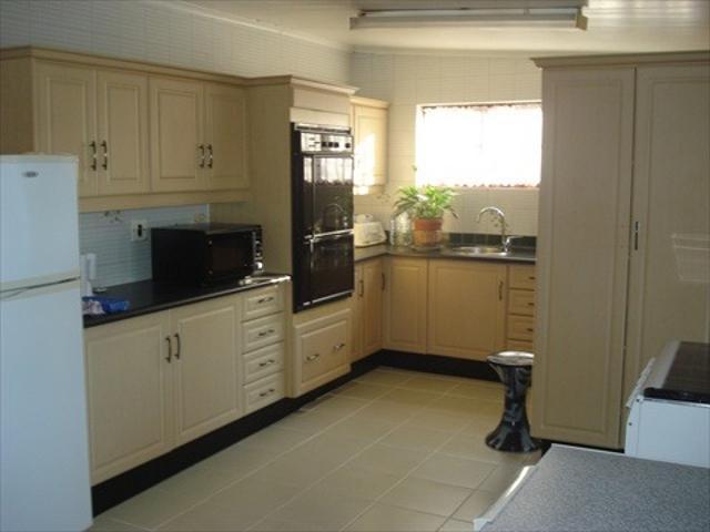 5 Bedroom House To Rent in Scottburgh Central