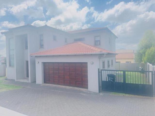 5 Bedroom House to Rent in Sagewood