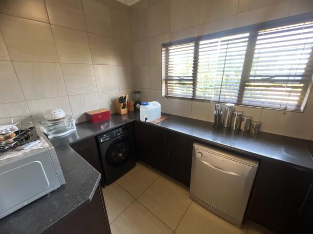 5 Bedroom House To Rent in Savannah Country Estate