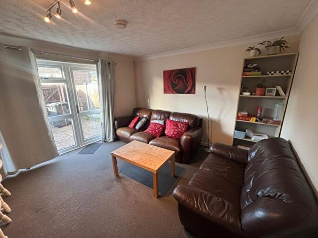 5 Bedroom House To Rent In Saxton Close, Beeston, East Midlands, NG9