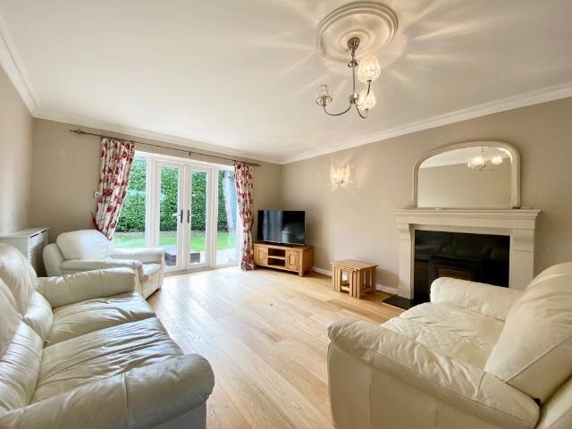 5 bedroom house to rent North Heath Lane, Horsham, RH12