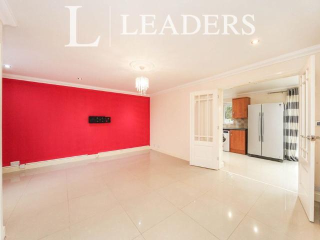 5 bedroom house to rent Rodeheath, Luton, LU4