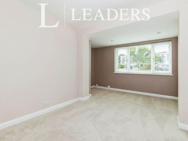 5 bedroom house to rent Silver Tree Close, Walton on Thames, KT12