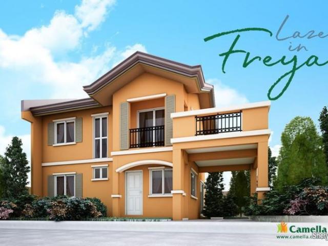 5 Bedroom House that has a Family Area