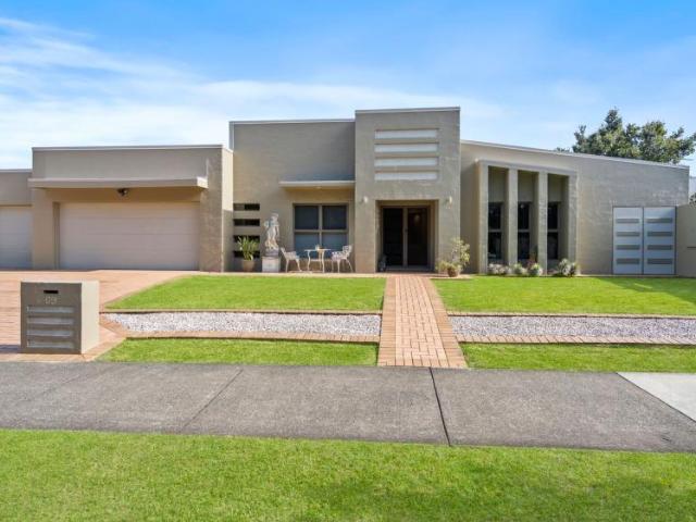 5 Bedroom House Thornlands QLD 106178740