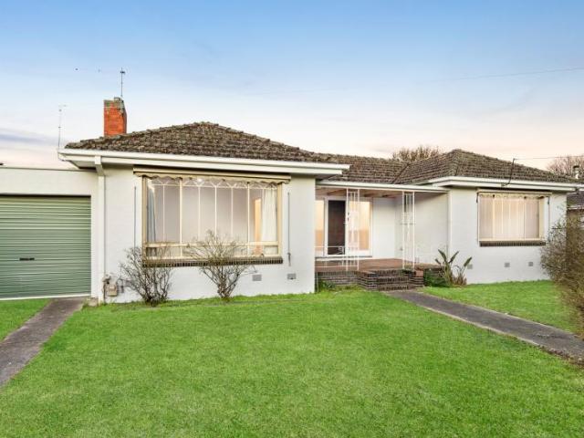 5 Bedroom House Tyabb VIC 106016573