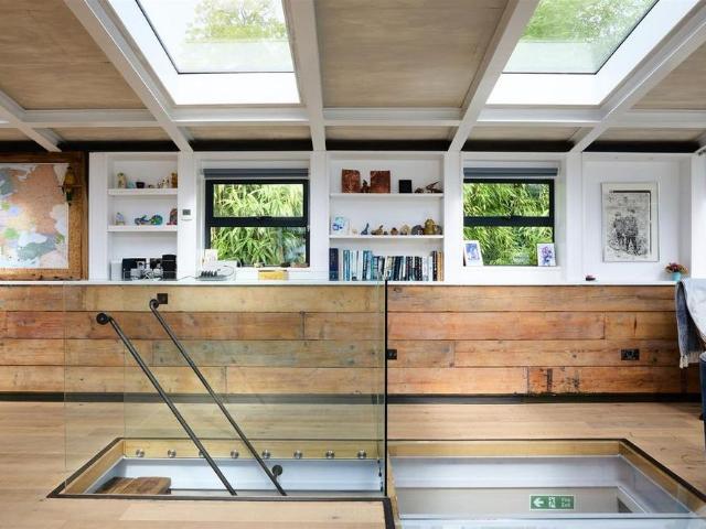 5 bedroom houseboat to rent