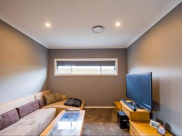 5 Bedroom Home!