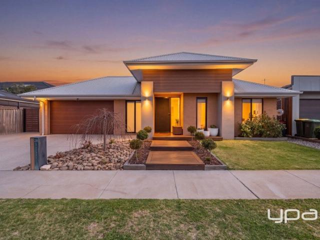 5 BEDROOM HOME WITH SIDE ACCESS