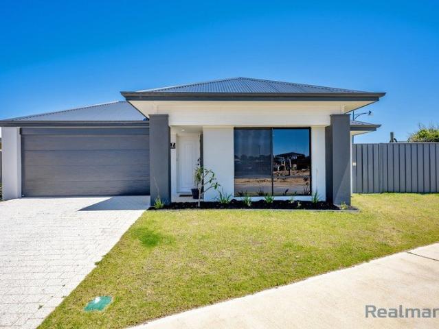 5 Bedroom Home Close to Stunning Beaches!