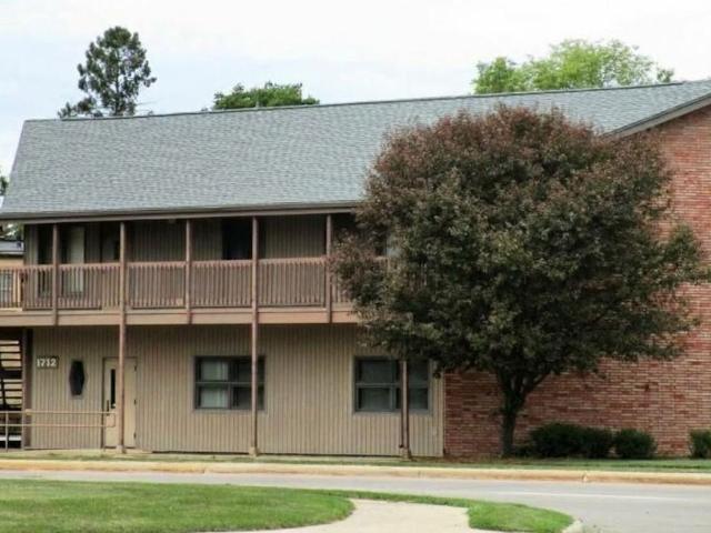 5 Bedroom Home for Rent at 1712 W 4th St, Waterloo, IA 50701