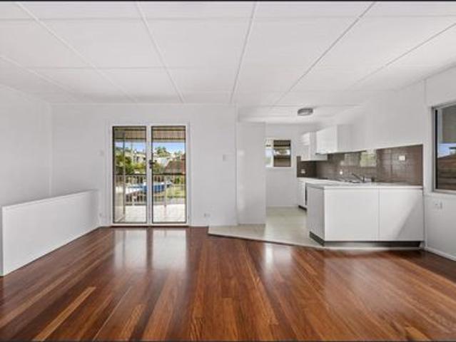 5 Bedroom Home in the Heart of Maroochydore!