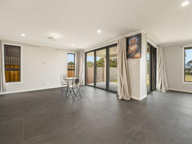 5 BEDROOM HOME IN THE HEART OF MENAGLE PARK