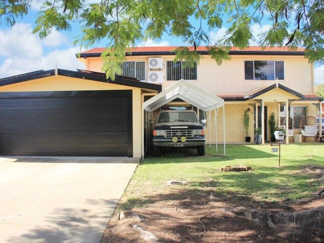 5 BEDROOM HOME IN A GREAT LOCATION!
