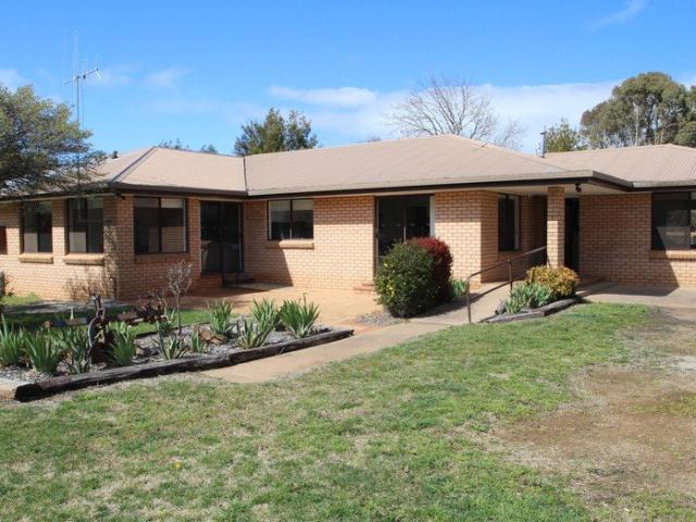5 Bedroom Home in a Rural Setting FURNISHED