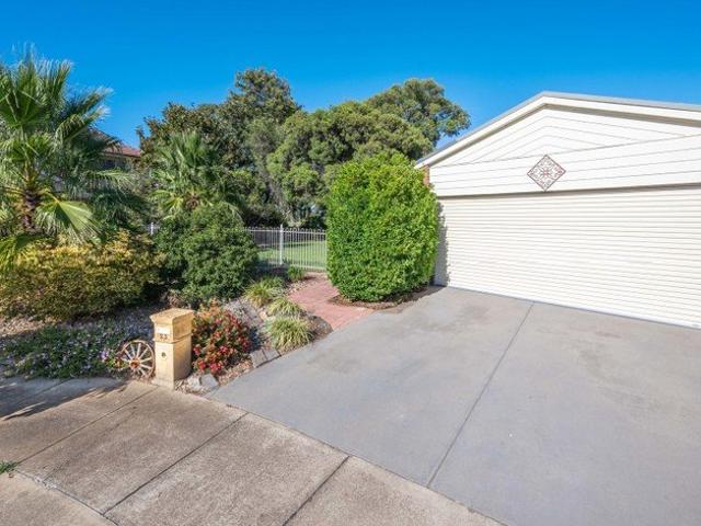 5 BEDROOM HOME IN MOOROOPNA!