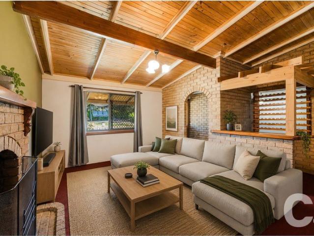 5 Bedroom Home in Parmelia!