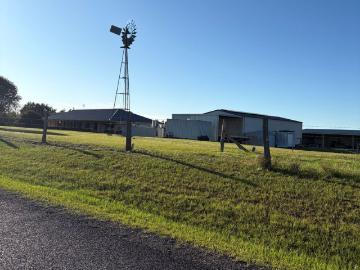 5 Bedroom Home on 40 Ha / 100 acres