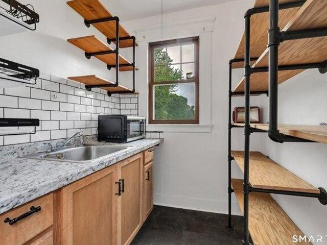 5 bedroom, Hamden CT 06514 104790939