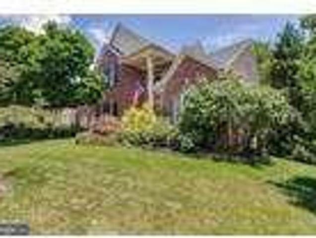 5 bedroom in Fairfax Station Virginia 22039