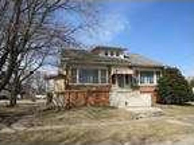5 bedroom in Monticello IA 52310
