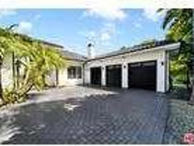 5 bedroom in Tarzana California 91356