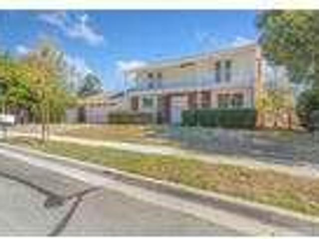 5 bedroom in Thousand Oaks California 91360
